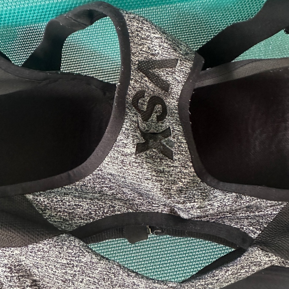 Victoria’s Secret sports bra - Picture 2 of 4